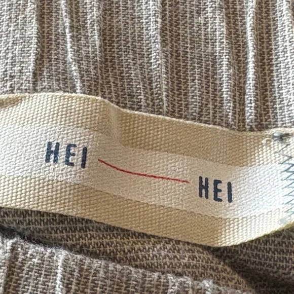 Women's Gray Capris - Picture 4 of 9